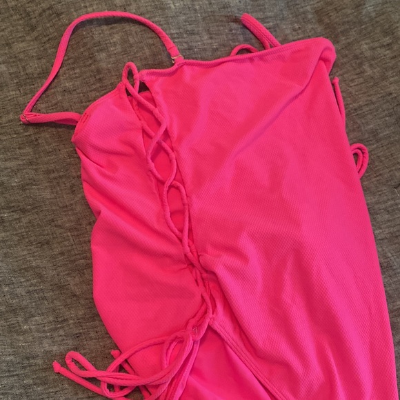 Lovers and Friends Pepper One Piece - Picture 5 of 7